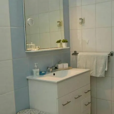 With 2 Bedrooms In Vila Real De Santo Antonio, With Wonderful Lake ... דירה
